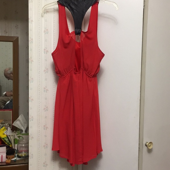 Gorgeous tangerine 🍊 orangey red colored dress - Picture 2 of 6